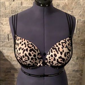 Victoria’s Secret very sexy push-up bra